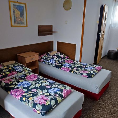 Motel Korona Zamosc  Bagian luar foto
